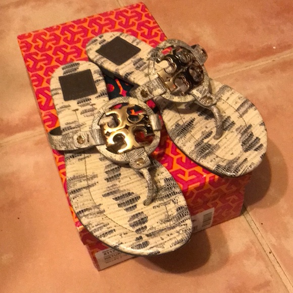 New Snakeskin Tory Burch sandals - Picture 1 of 5